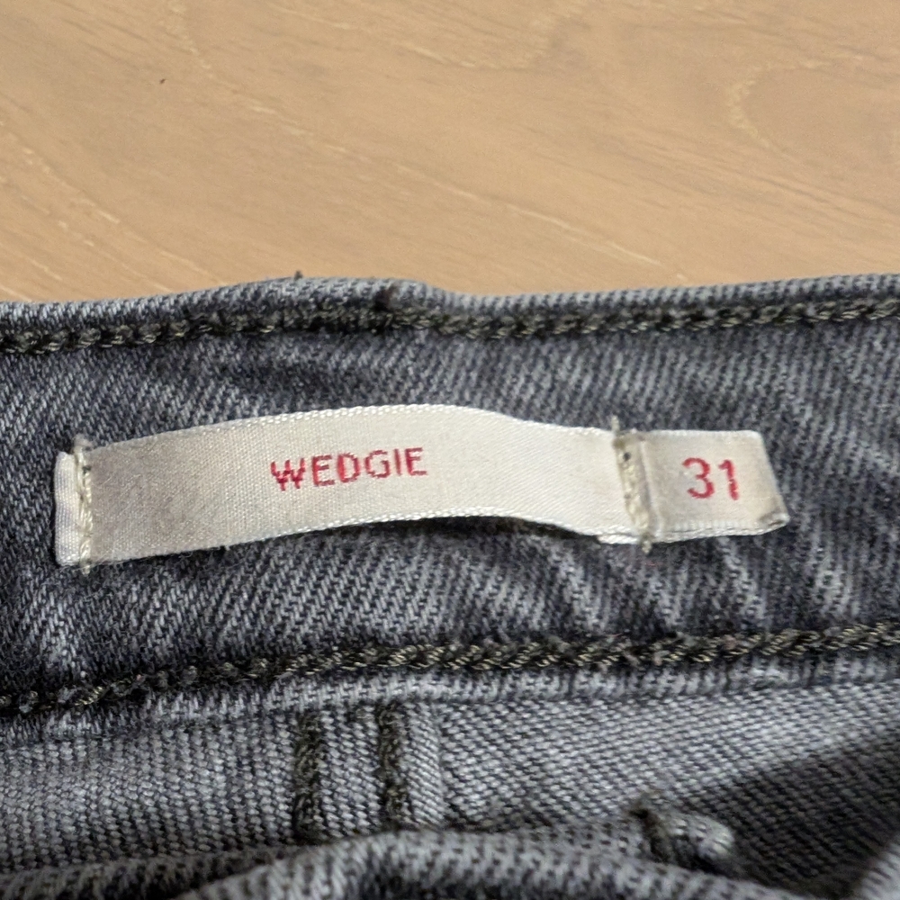 Levi's Women's Grey Straight Leg Wedgie Jeans Size 31 - Picture 5 of 8